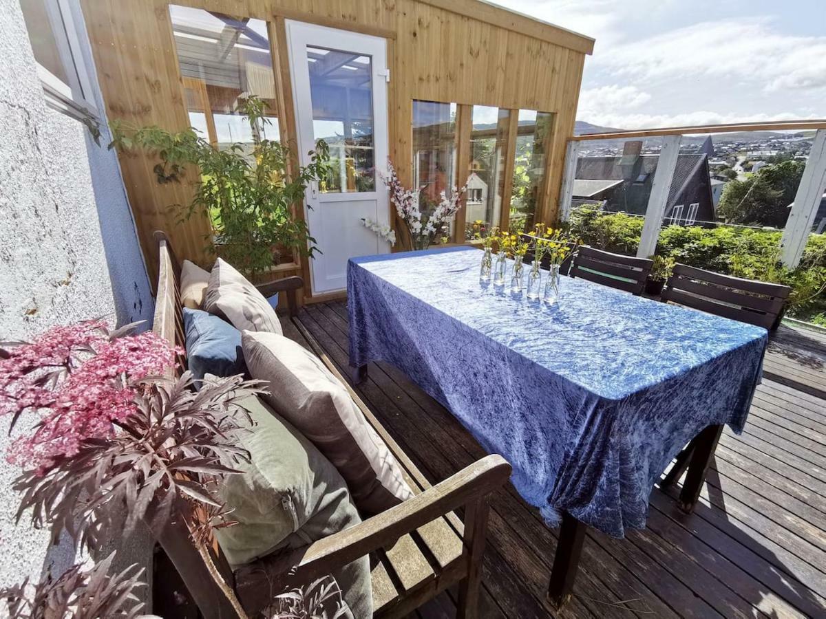 A Green Pearl In The Heart Of Torshavn Bagian luar foto